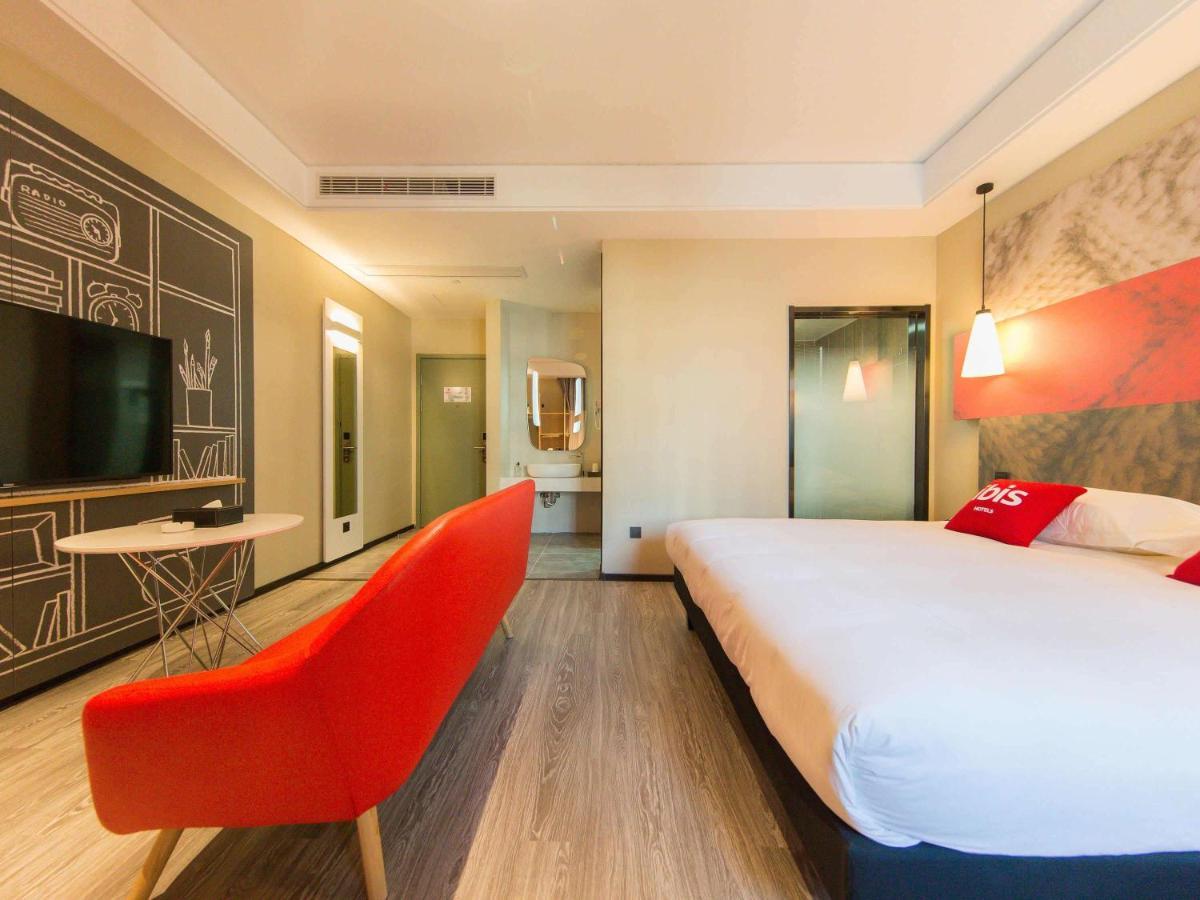 Ibis Hefei Pedestrian Street Hotel Exterior photo